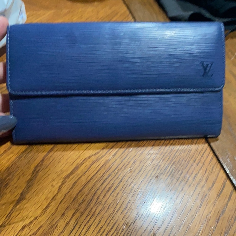 Lv wallet